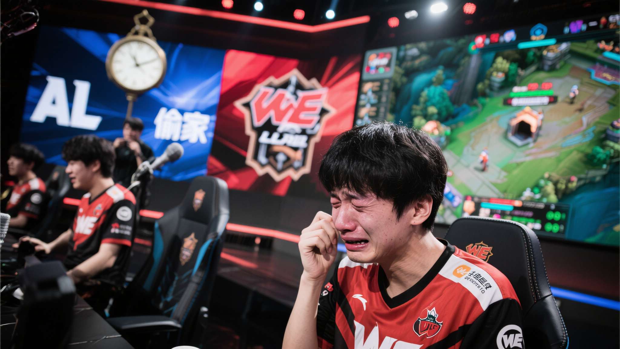 致敬传奇偷家人梦之泪伤！LPL第二赛段AL偷家战胜WE